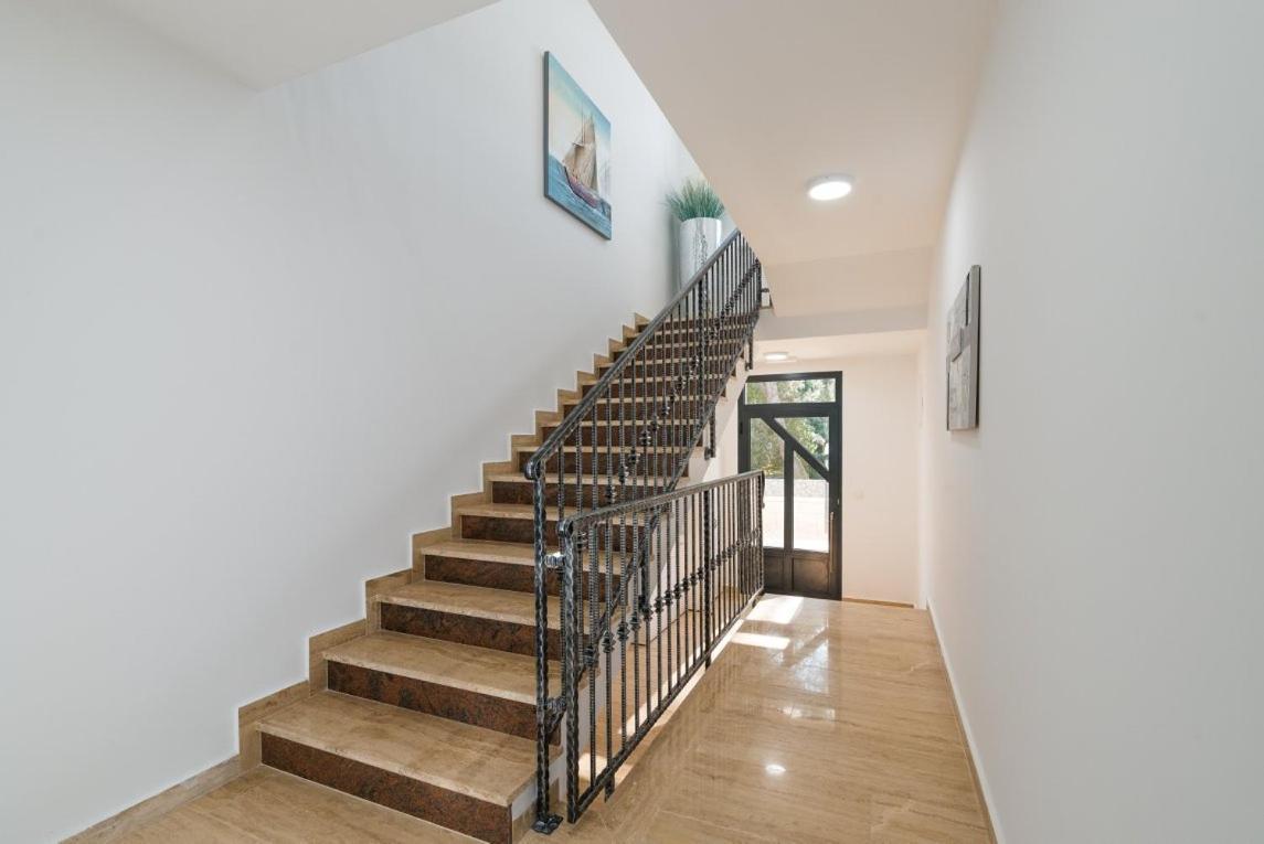 Apartmann Vir Esterno foto