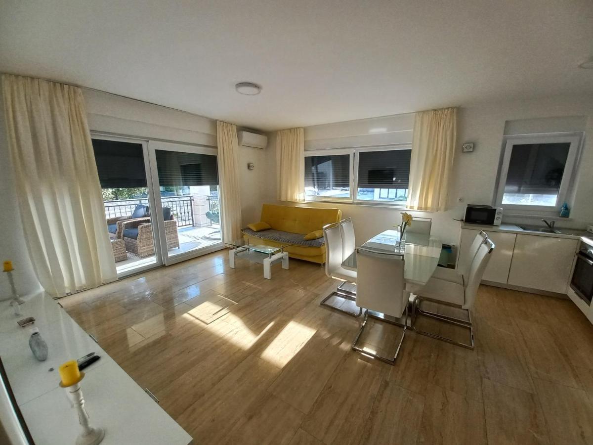 Apartmann Vir Esterno foto